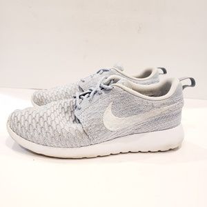 Nike Women Roshe One Flyknit 704927‑401 size 8.5